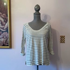 Lightweight gap sweater